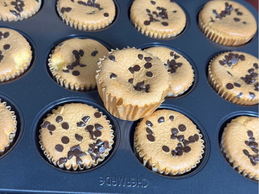 チョコチップカップシフォンケーキの作り方ステップ10