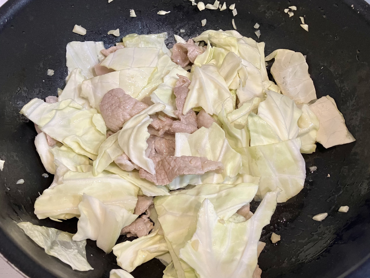 さっぱり美味しい！豚とキャベツのレモン醤油パスタの作り方ステップ3