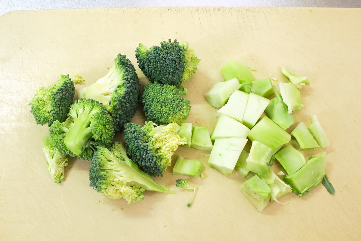 ブロッコリーとカニカマの豆腐マヨサラダの作り方ステップ1