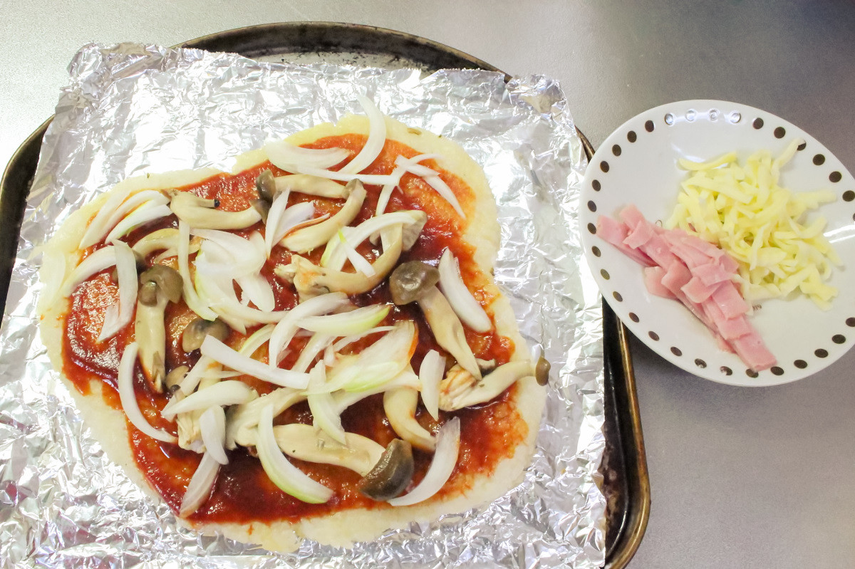 しめじとベーコンのご飯ピザの作り方ステップ4