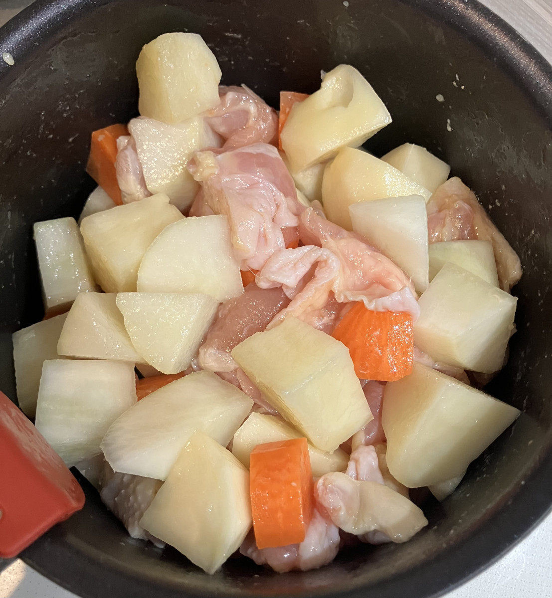 ほっこりこっくり！鶏肉と根菜の甘辛煮の作り方ステップ2