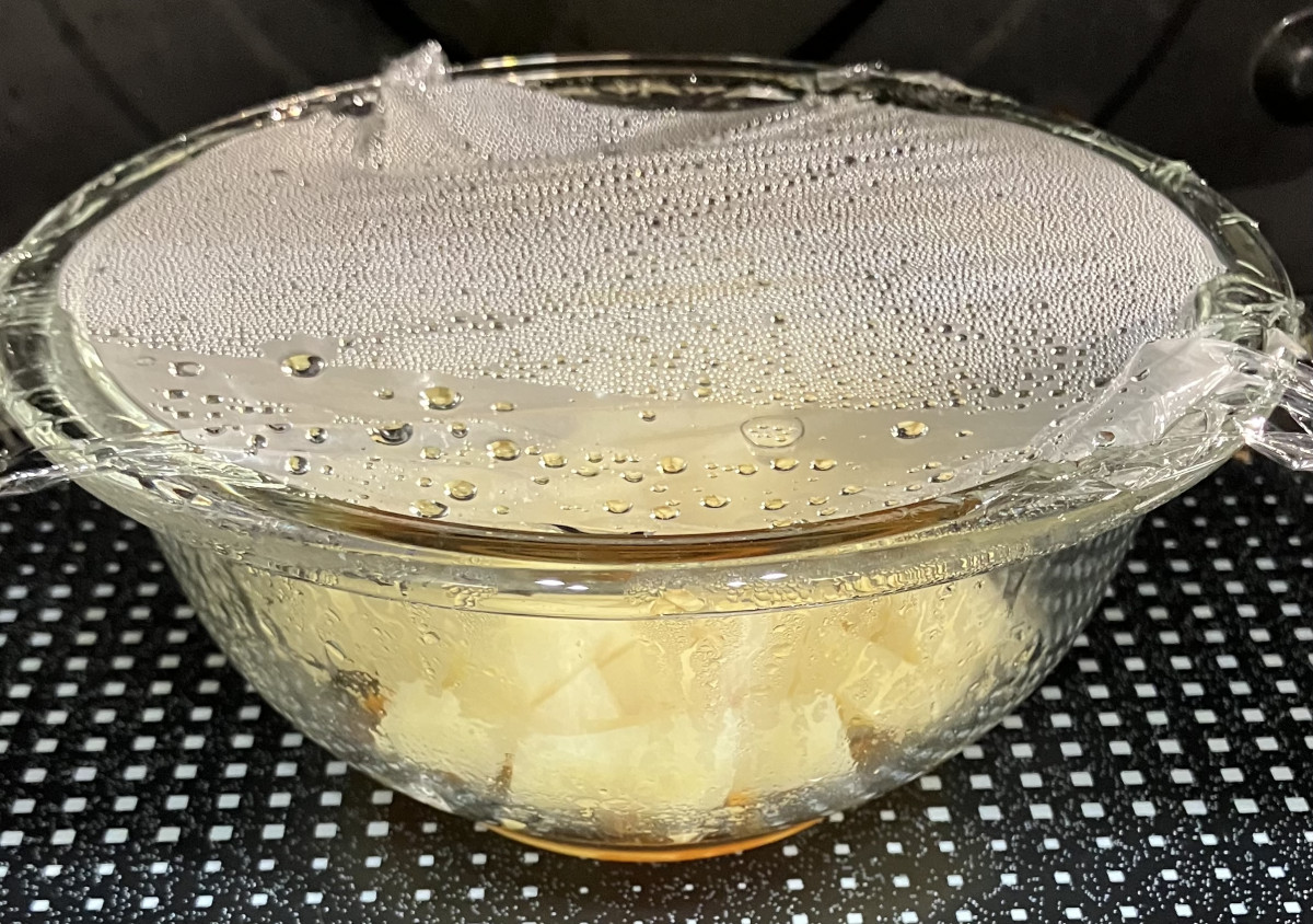 じゃがいもと挽肉の甘辛オムレツの作り方ステップ1