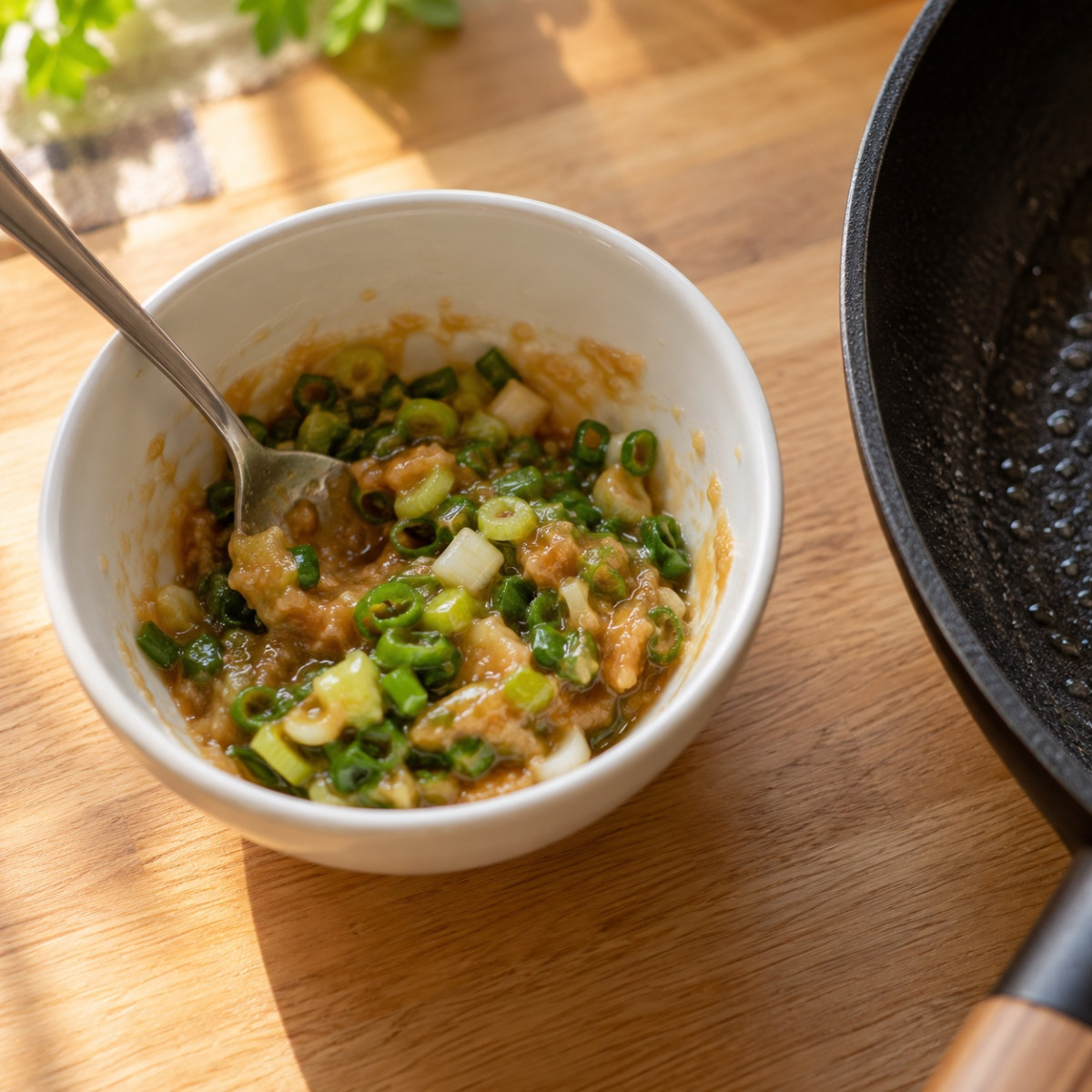 フライパン1つ10分。厚揚げとしめじのねぎ味噌焼きの作り方ステップ1